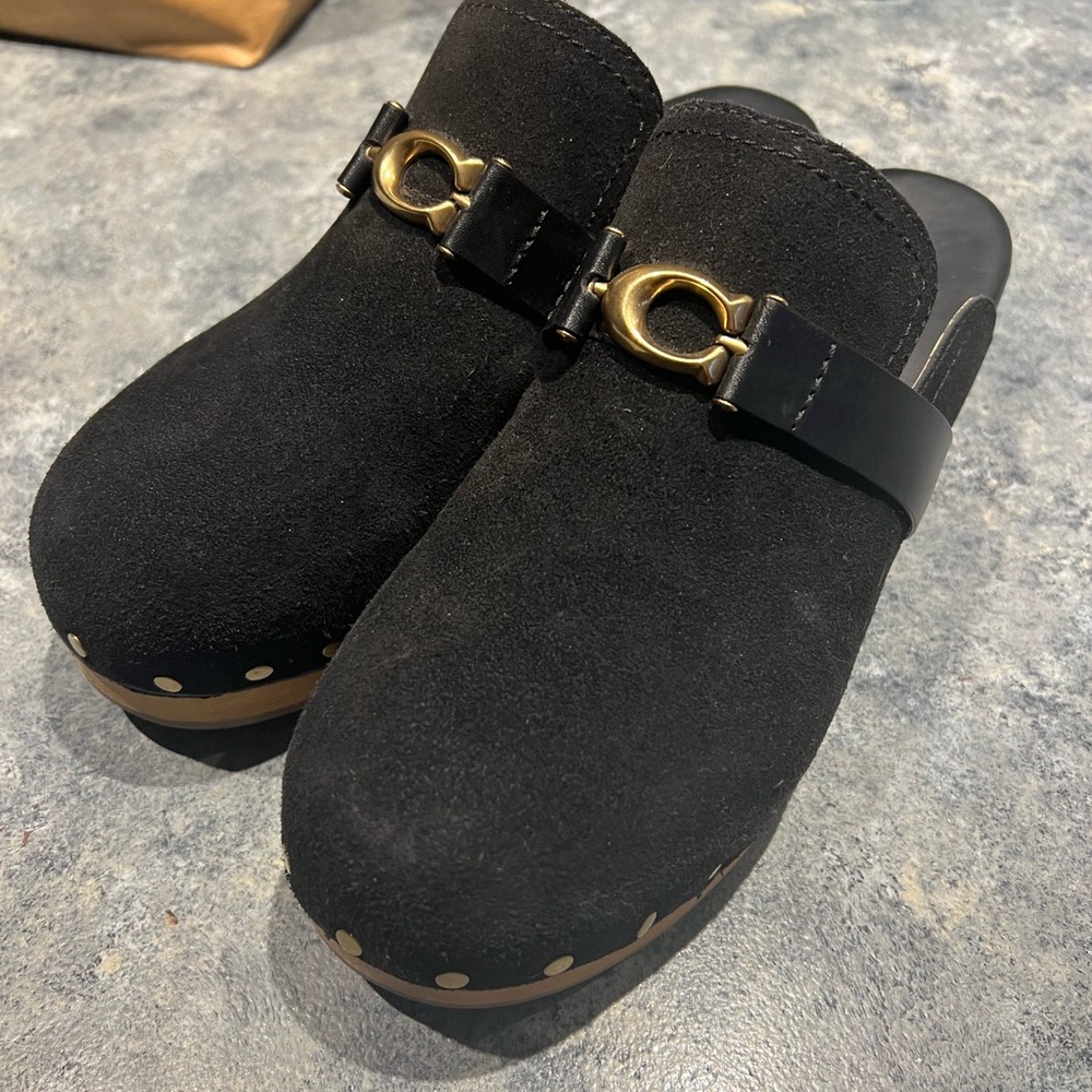 EUC Coach Finlay Suede Clogs Black w/ Gold Size 8